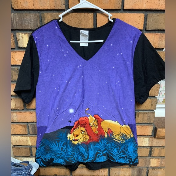 Disney Other - Women’s Disney Lion King Scrub Top